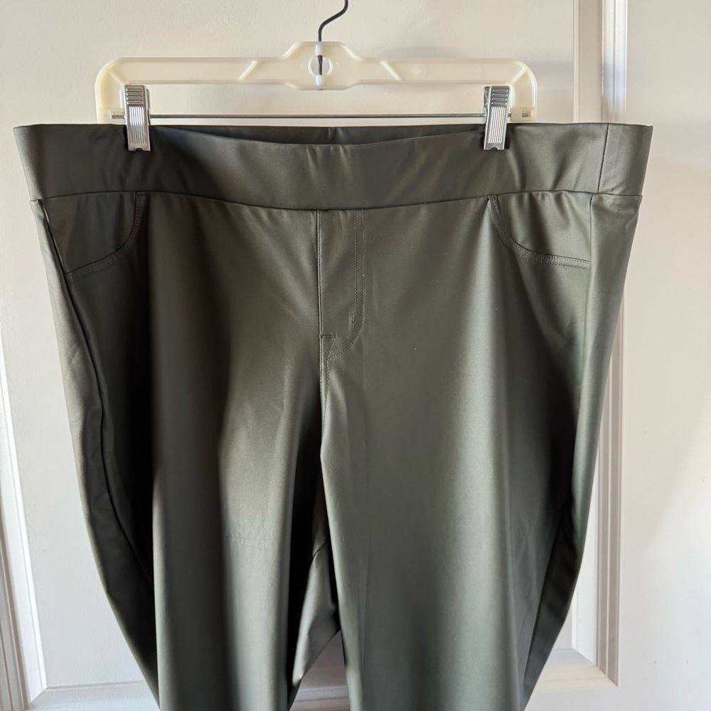 Torrid faux leather leggings - Picture 3 of 13